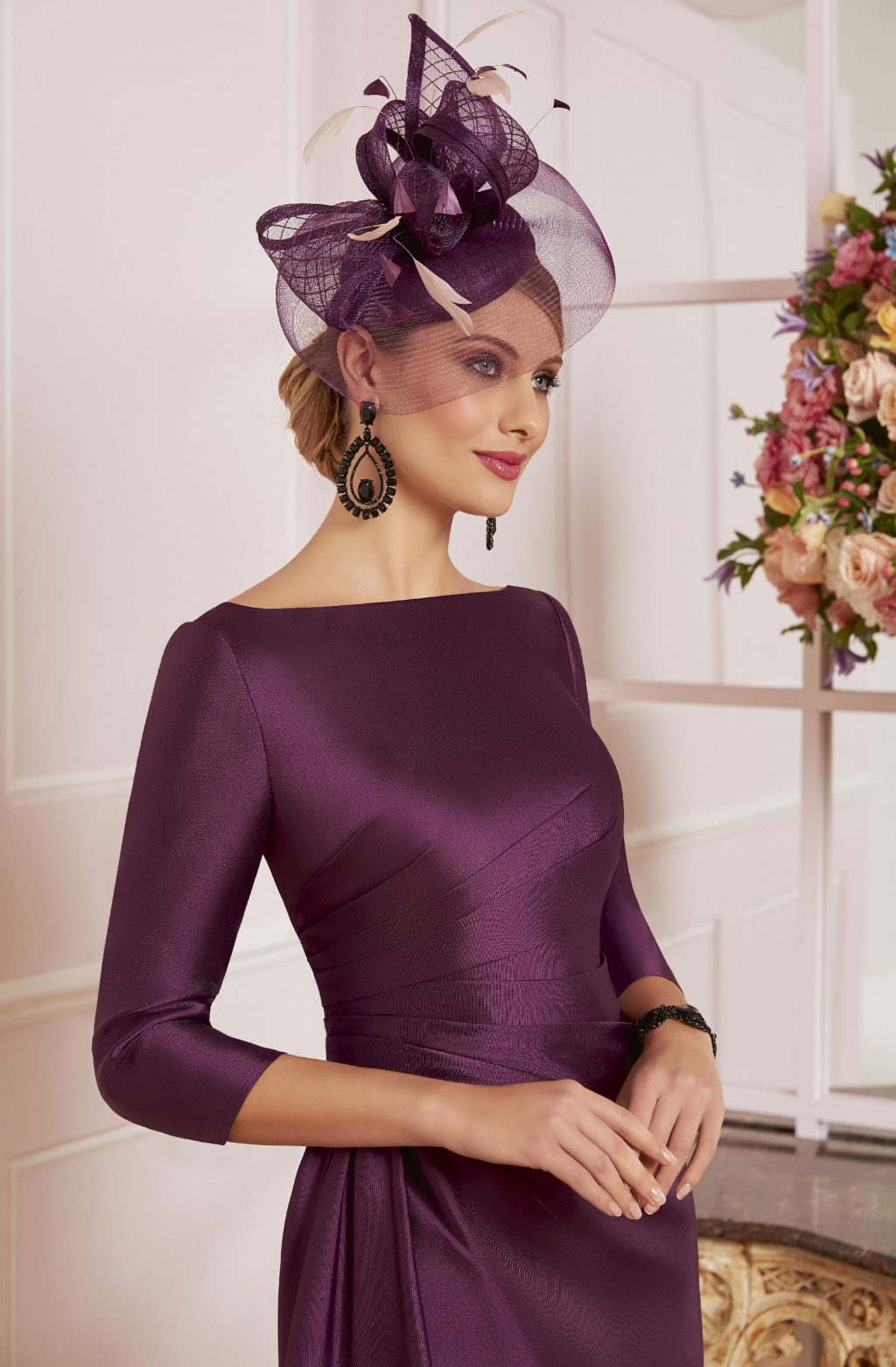 Short fitted dress with sleeves.  008538 - Image 4