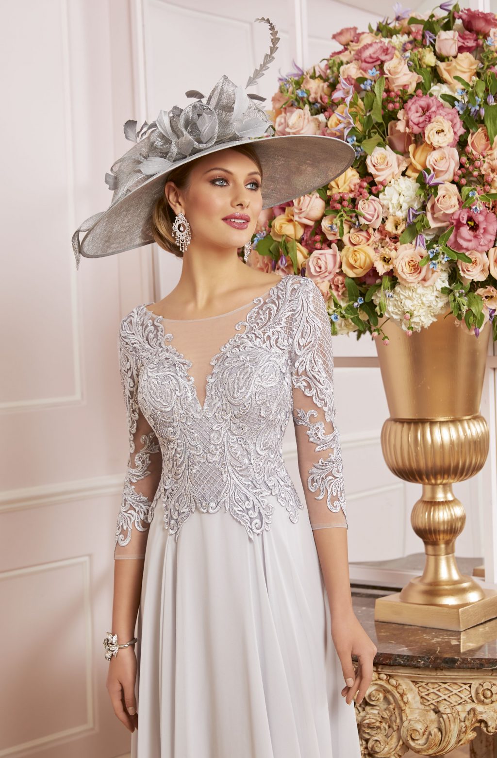 Mid length dress with lace bodice.  008512 - Image 5