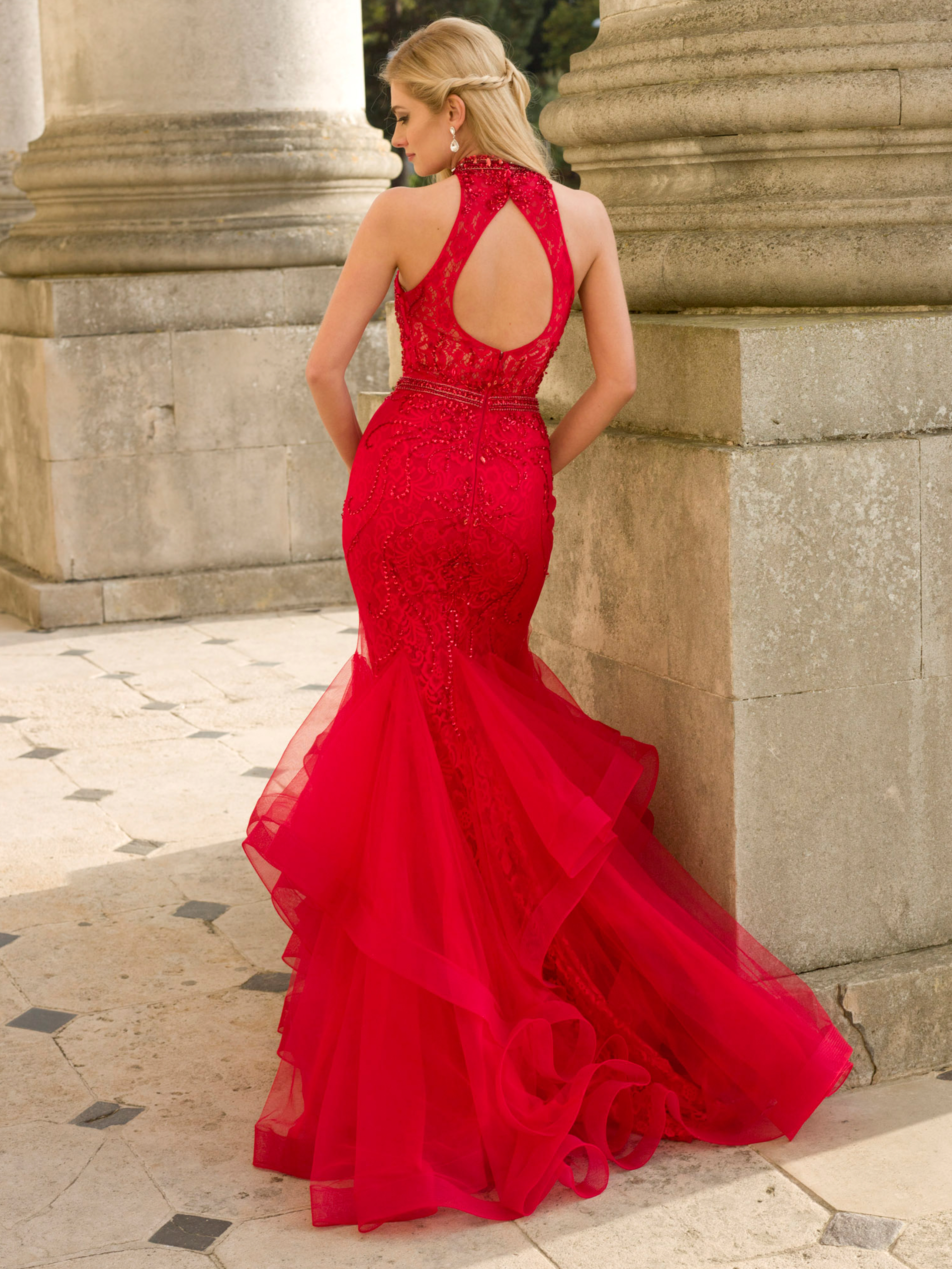 Long red sales fishtail dress