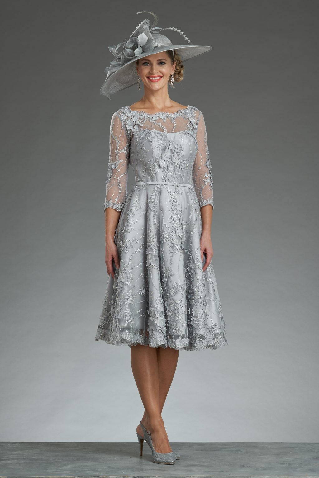 Short lace dress with full skirt.  HM15678 - Image 4