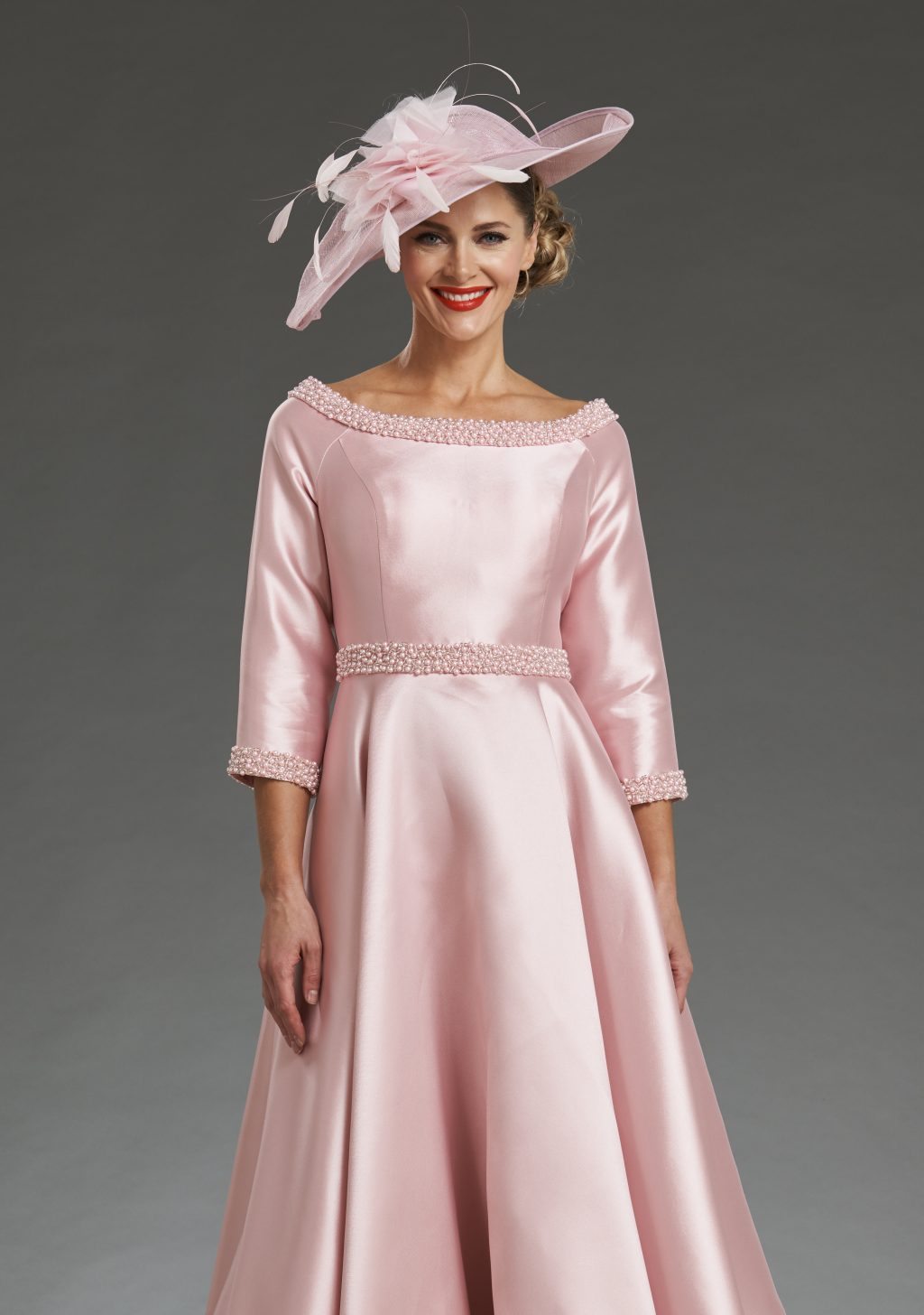 Short dress with pearl neckline and waistband with a full skirt HM84324 size 12