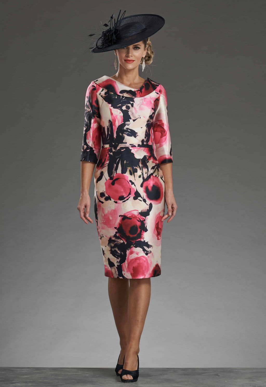 Short fitted floral dress with sleeves. 991209P Size 18 - Catherines of ...