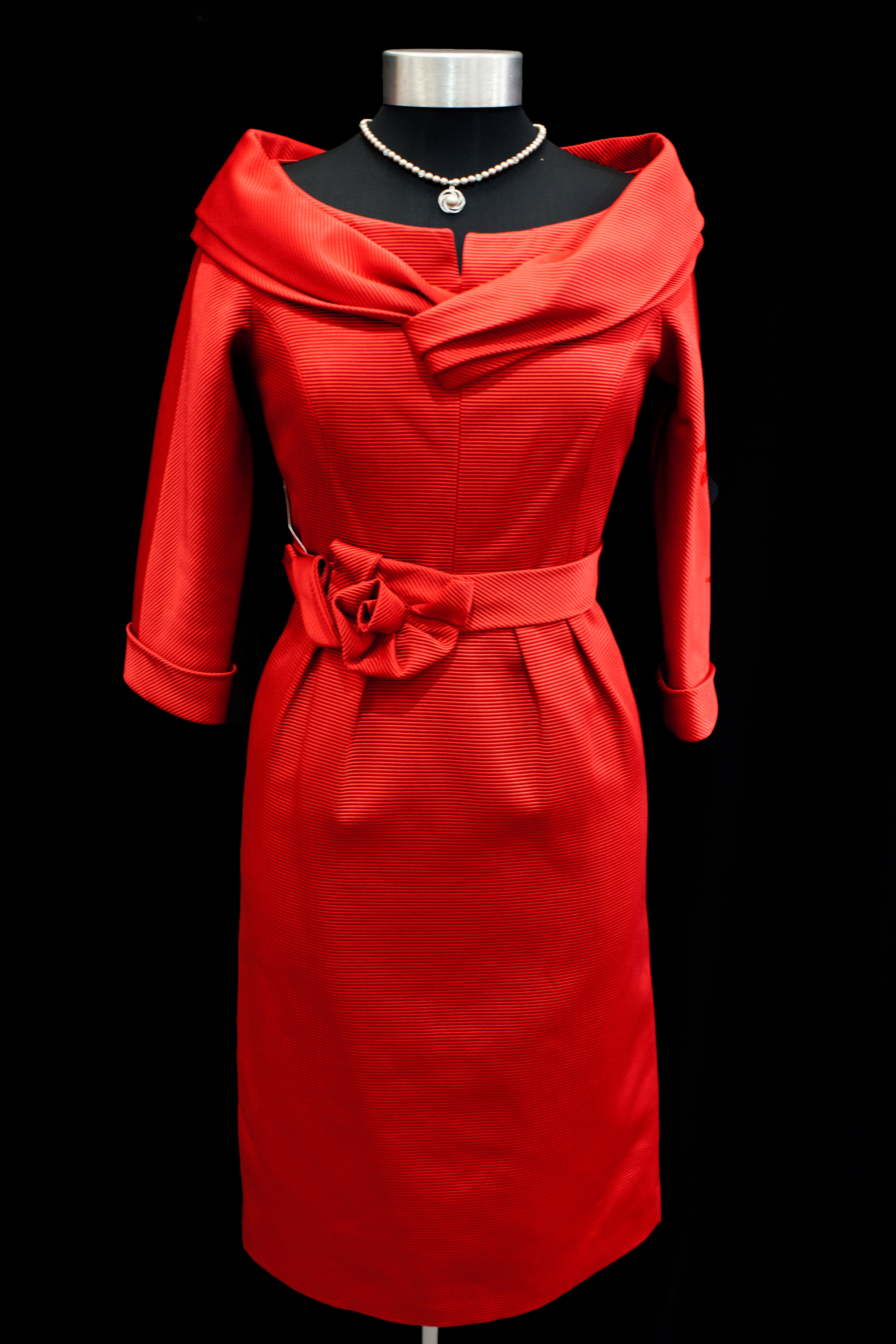 Short fitted dress with elbow length sleeves and wide collar 3242 size