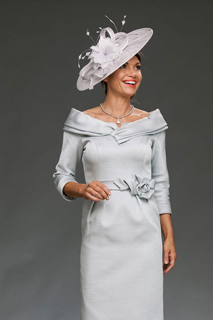 Short fitted dress with elbow length sleeves and wide collar 3242 size