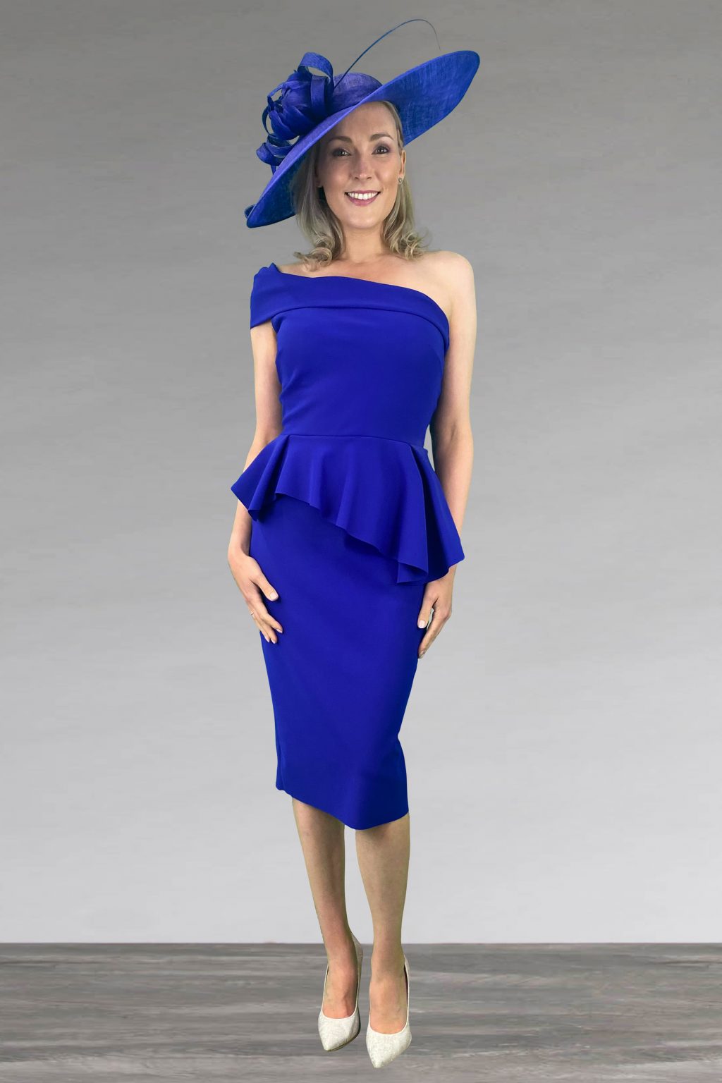 Short fitted dress with asymmetric shoulder detail. Jessie - Image 2