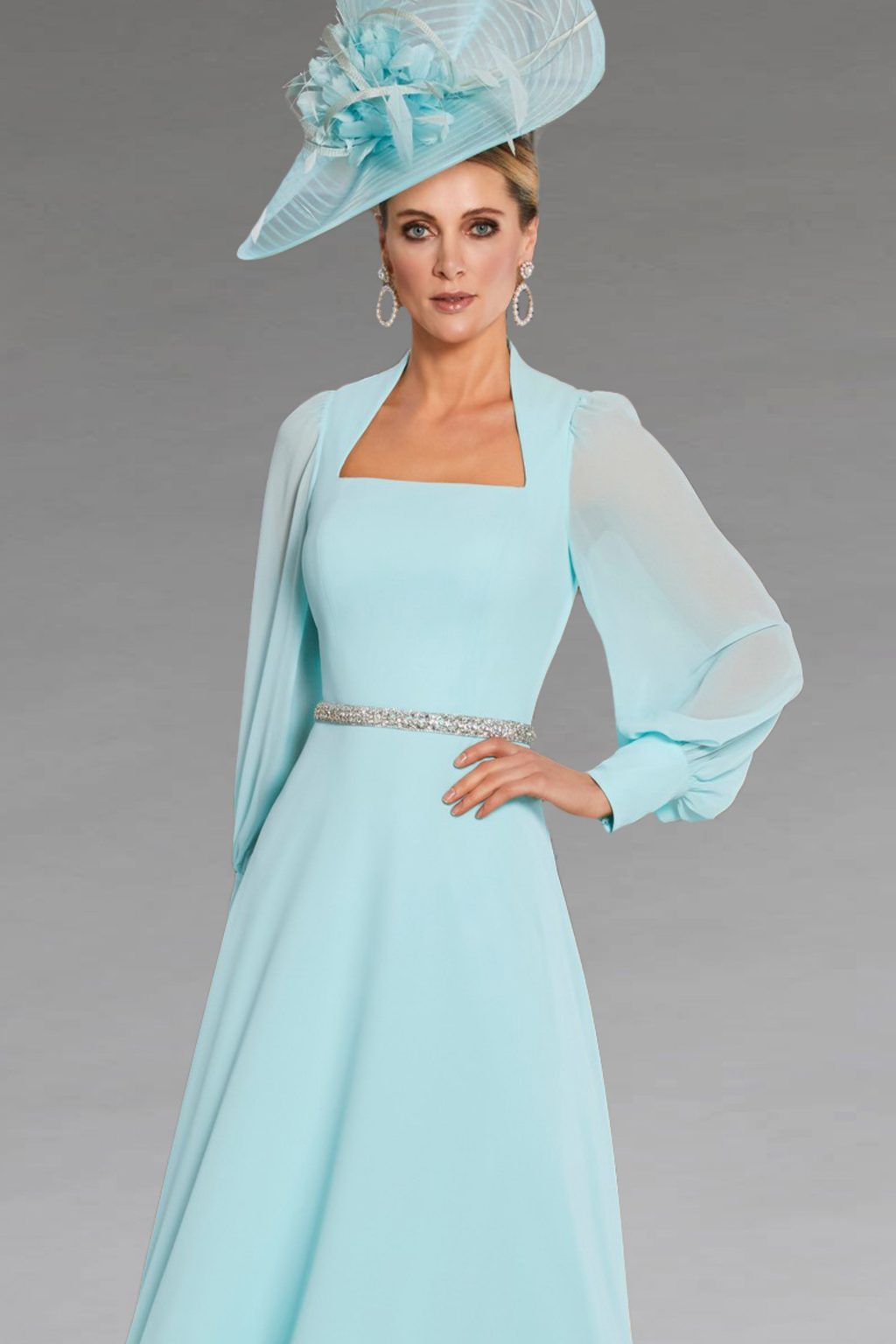Mid Length Dress With Sleeves.  29708 size 24 only