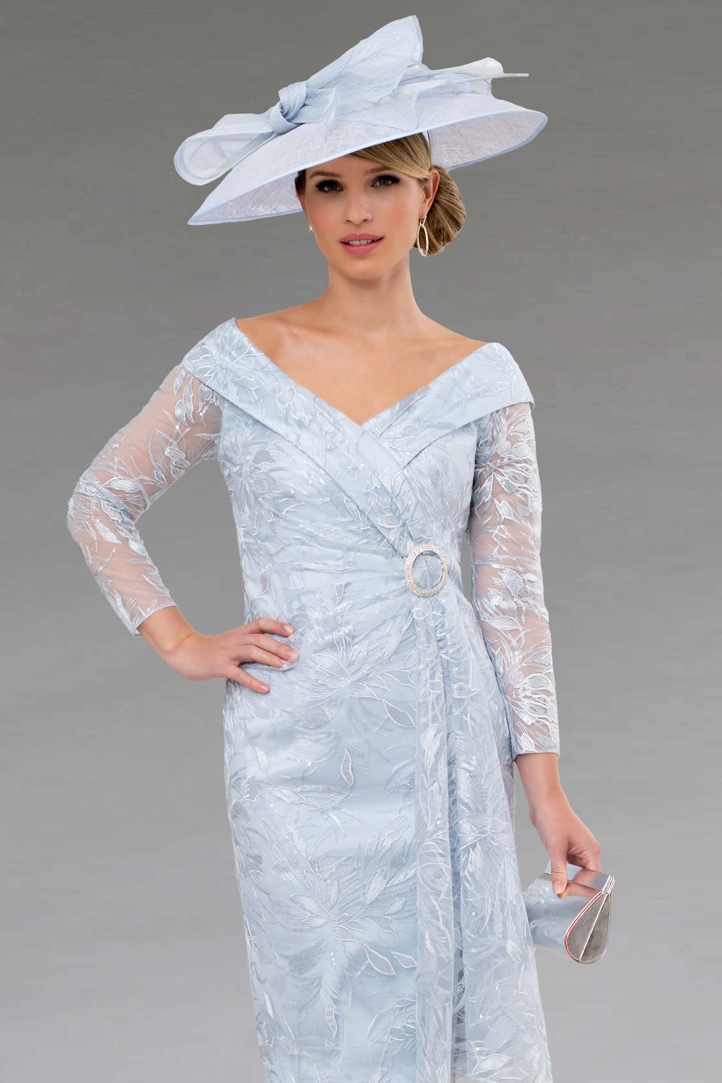 Short Fitted Lace Dress With Sleeves.  ISH185