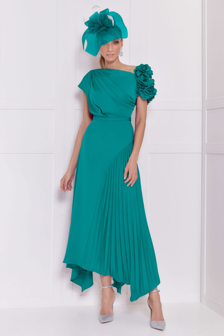 Mid Length Dress With Pleated Detail. 66553A - Catherines of Partick