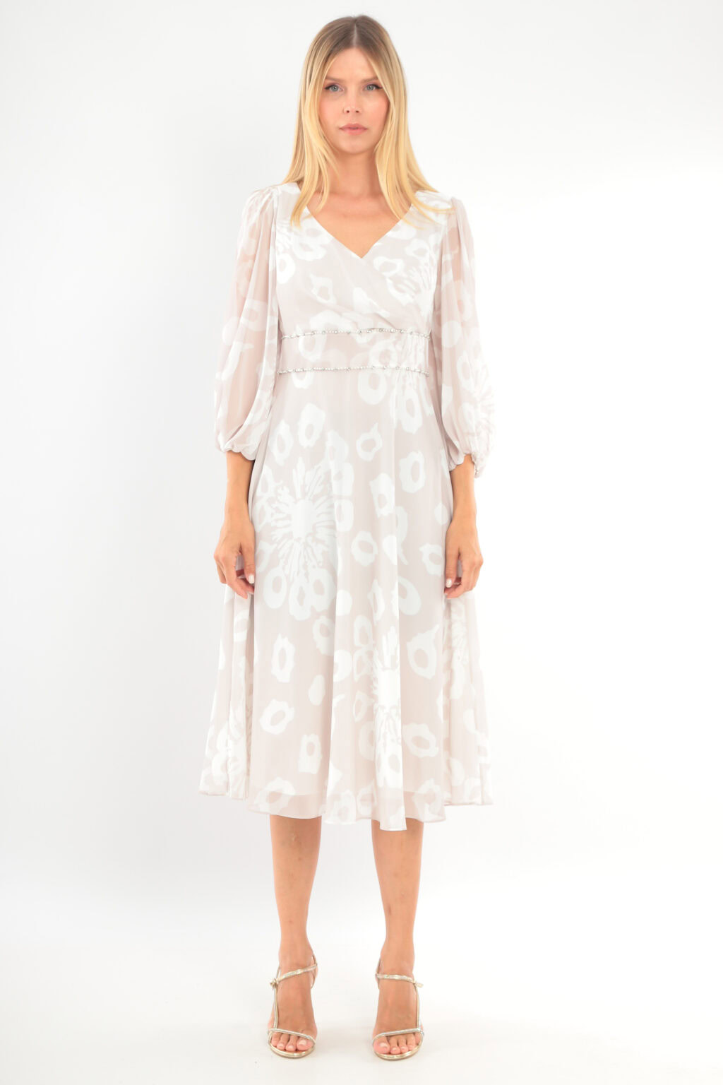 Short Dress With Full Skirt And Sleeves. 2023 - Image 3