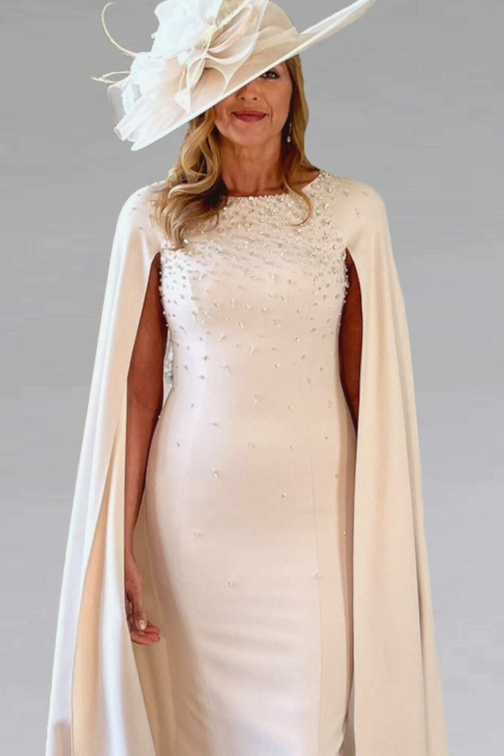 Short Fitted Dress With Caped Sleeves. 992509S