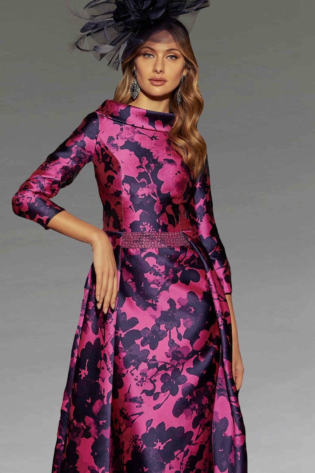 Short Dress With Overskirt & Sleeves. 992518S