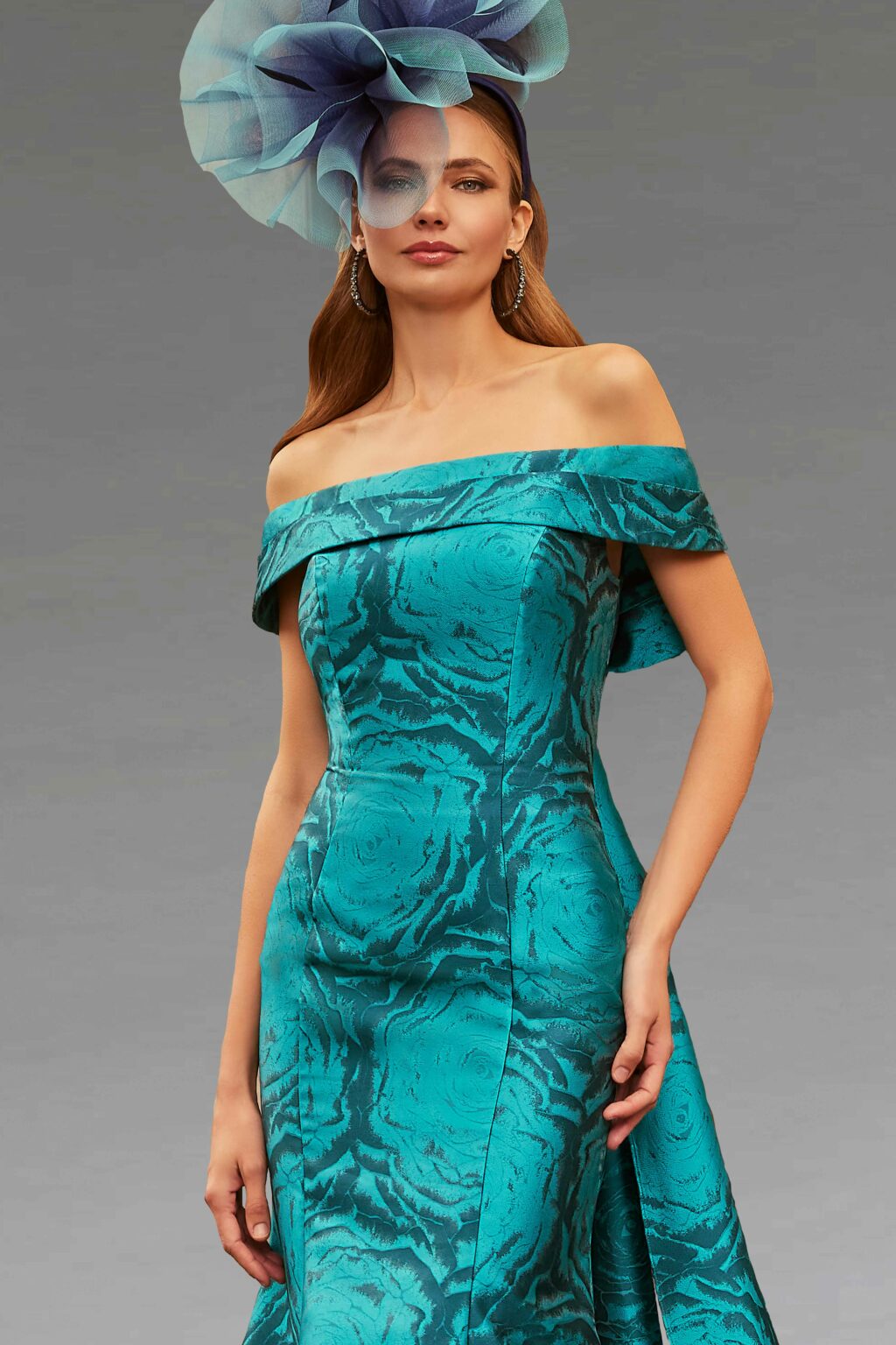 Long Fitted Dress With Bow Detail. 992522