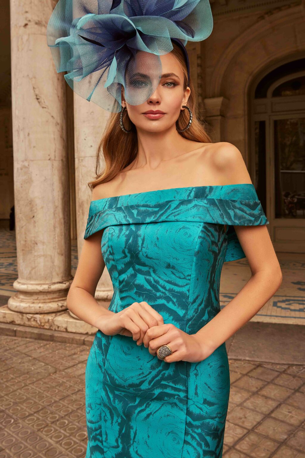 Long Fitted Dress With Bow Detail. 992522 - Image 5