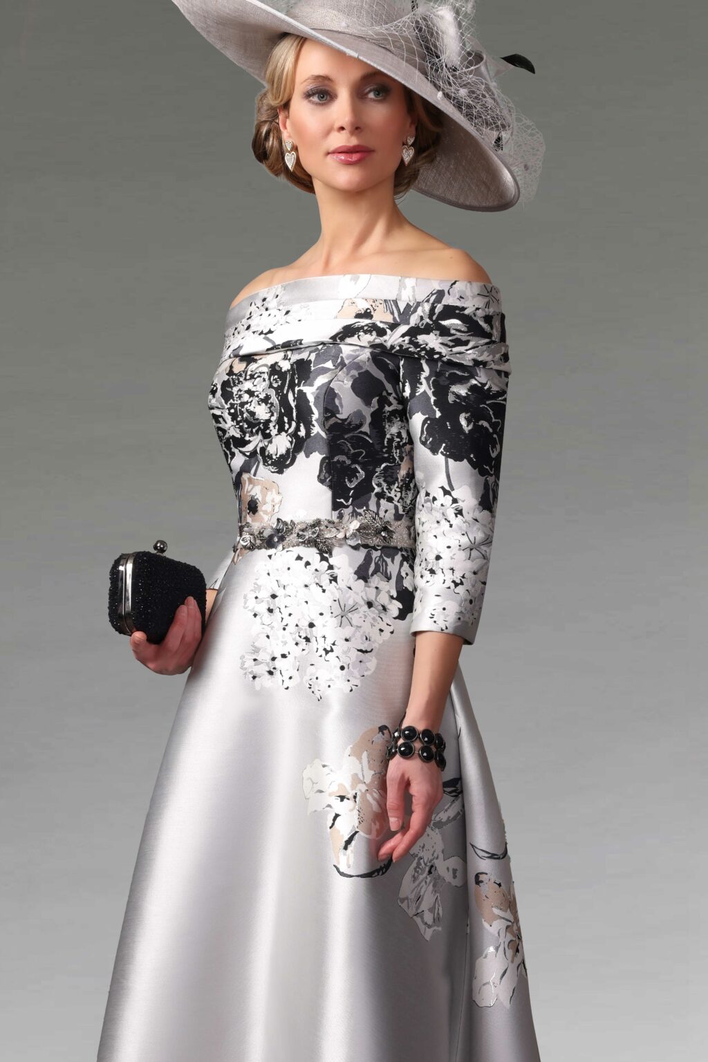 Dipped Hem Dress With Sleeves. IR7736TJ