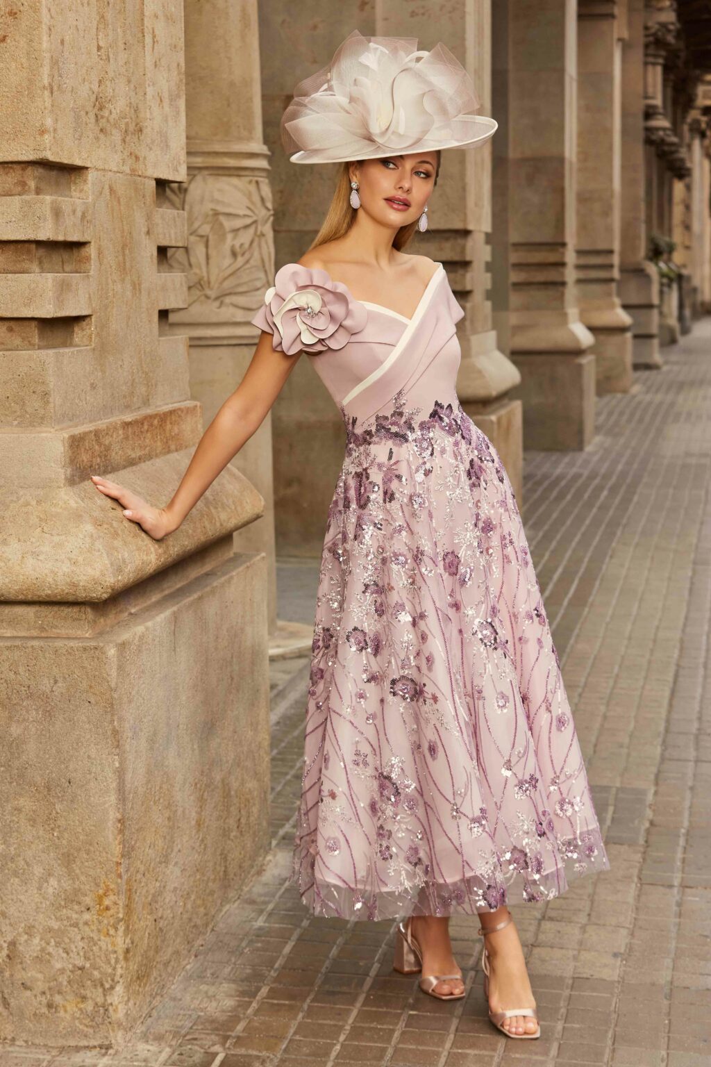 Mid Length Dress With Full Skirt. 992544A - Image 2