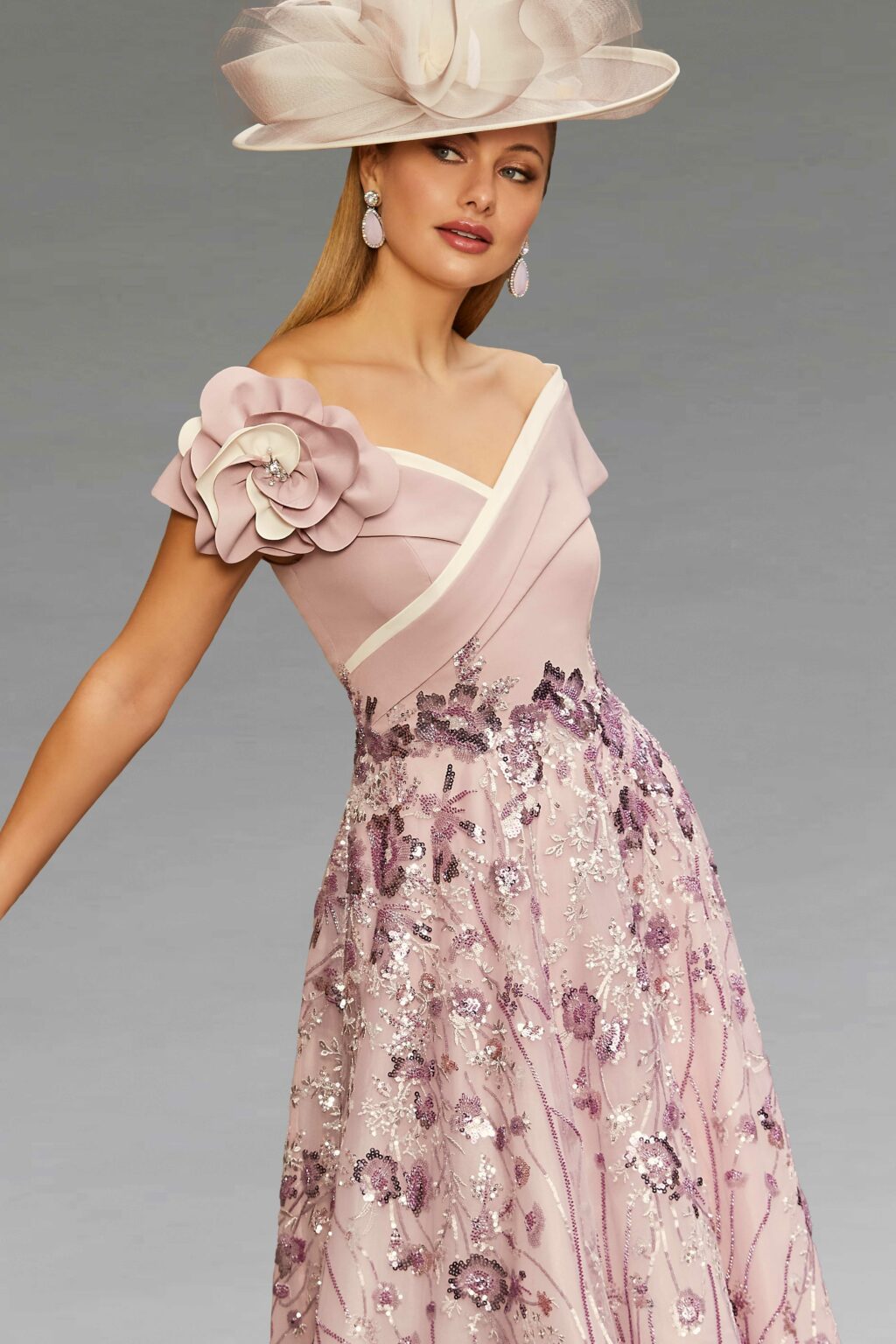 Mid Length Dress With Full Skirt. 992544A