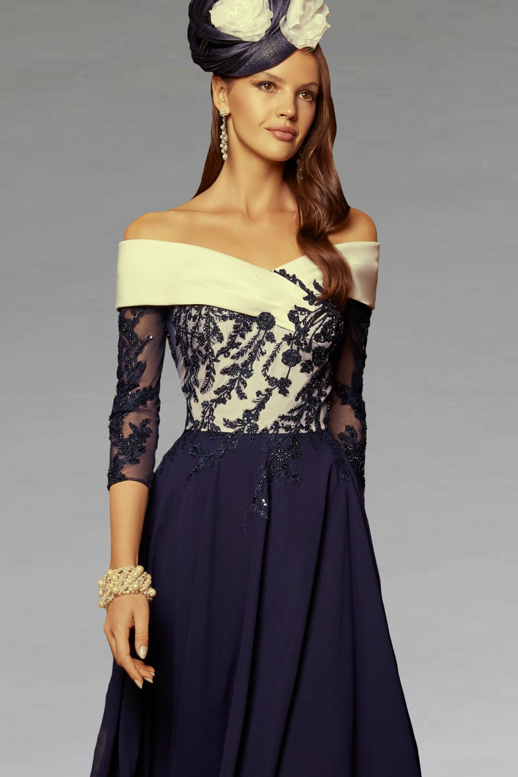 Mid Length Dress With Lace Bodice. 992569B
